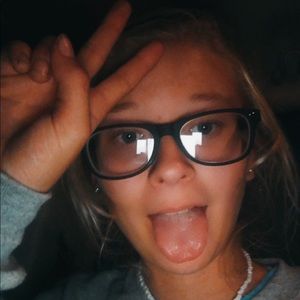 Meet your Posher, Brooke